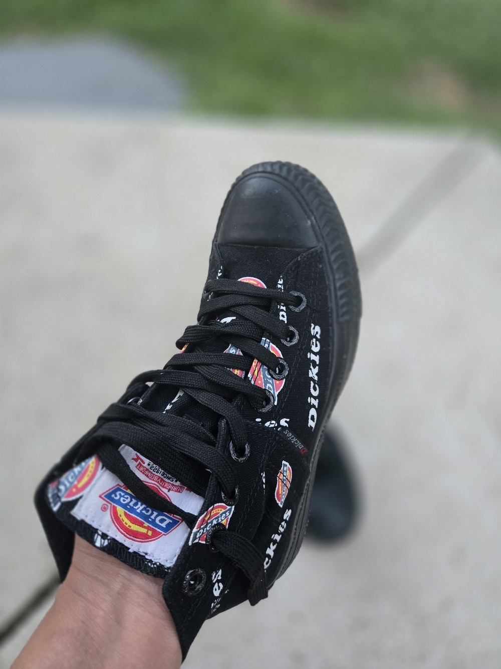 2005 VINTAGE DICKIES " ALL OVER PRINT " HIGH TOPS SNEAKERS SIZE 6
